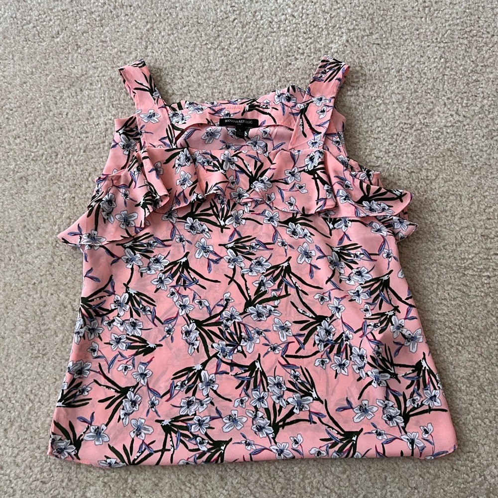 New Banana Republic sleeveless blouse